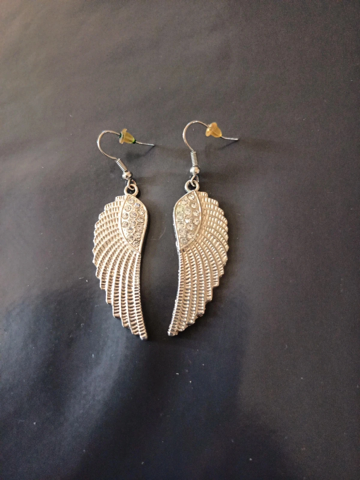 Boucles d'oreilles aile avec strass